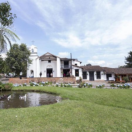 Club Campestre Hacienda Fizebad Hotel El Retiro  Esterno foto