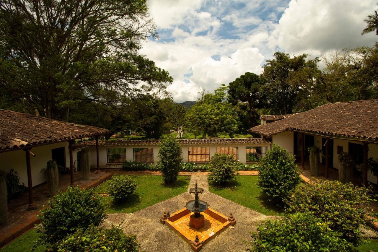 Club Campestre Hacienda Fizebad Hotel El Retiro  Esterno foto
